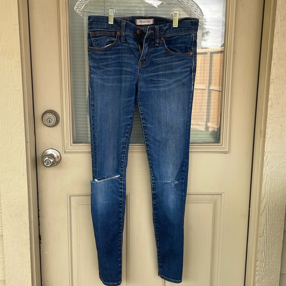Madewell 8” skinny jeans *flawed-zipper needs repaired*